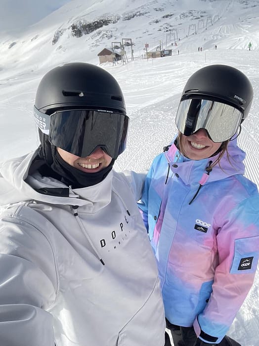 Kunde @irinaruegg in Dope Yeti Snowboardjacke Herren Aphex Light Grey