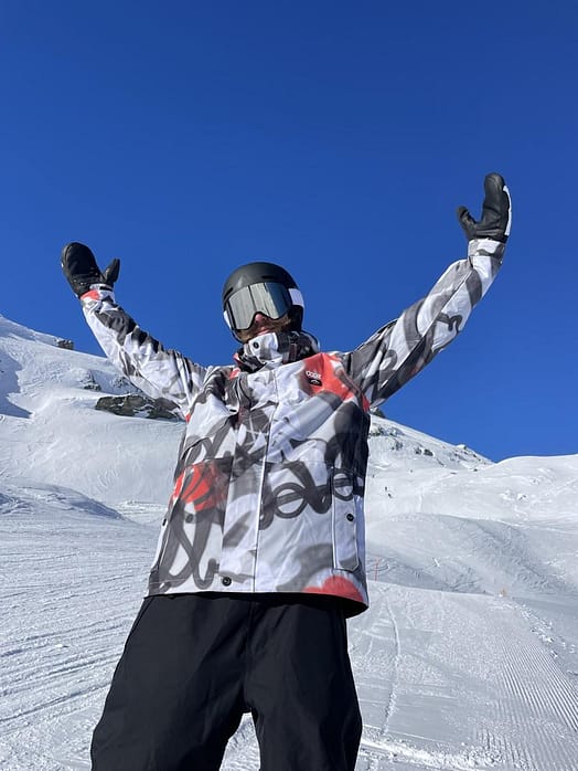 Kunde @seb.on.snow in Dope Adept Snowboardjacke Herren Spray Black Red