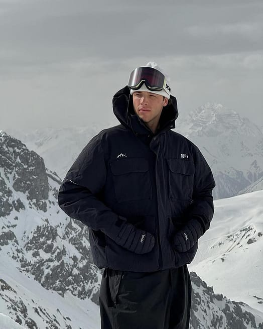 Kunde @moritzboll in Dope Zenith Snowboardjacke Herren Black