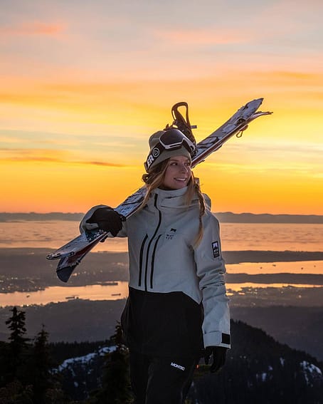 Kunde @wandering_withdirtyfeet in Montec Moss W Snowboardjacke Damen Soft Green/Black