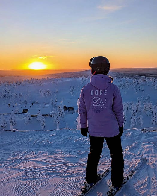 Kunde @haaviojasmin in Dope Yeti W 2022 Snowboardjacke Damen Summit Faded Violet