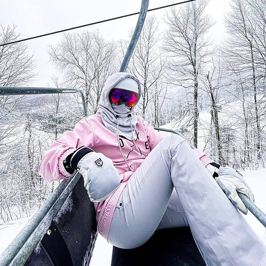 Kunde @meganholleran8 in Dope Yeti W Snowboardjacke Damen 2X-Up Soft Pink