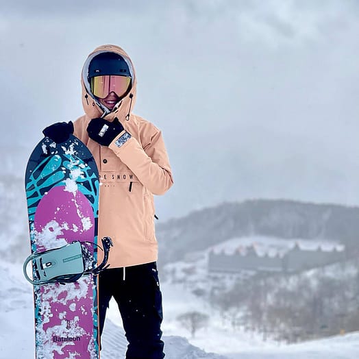 Kunde @annie_gauthier in Dope Legacy W Snowboardjacke Damen Khaki Yellow