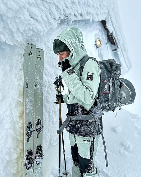 Kunde @lottawiemers in Montec Moss W Snowboardjacke Damen Soft Green/Black